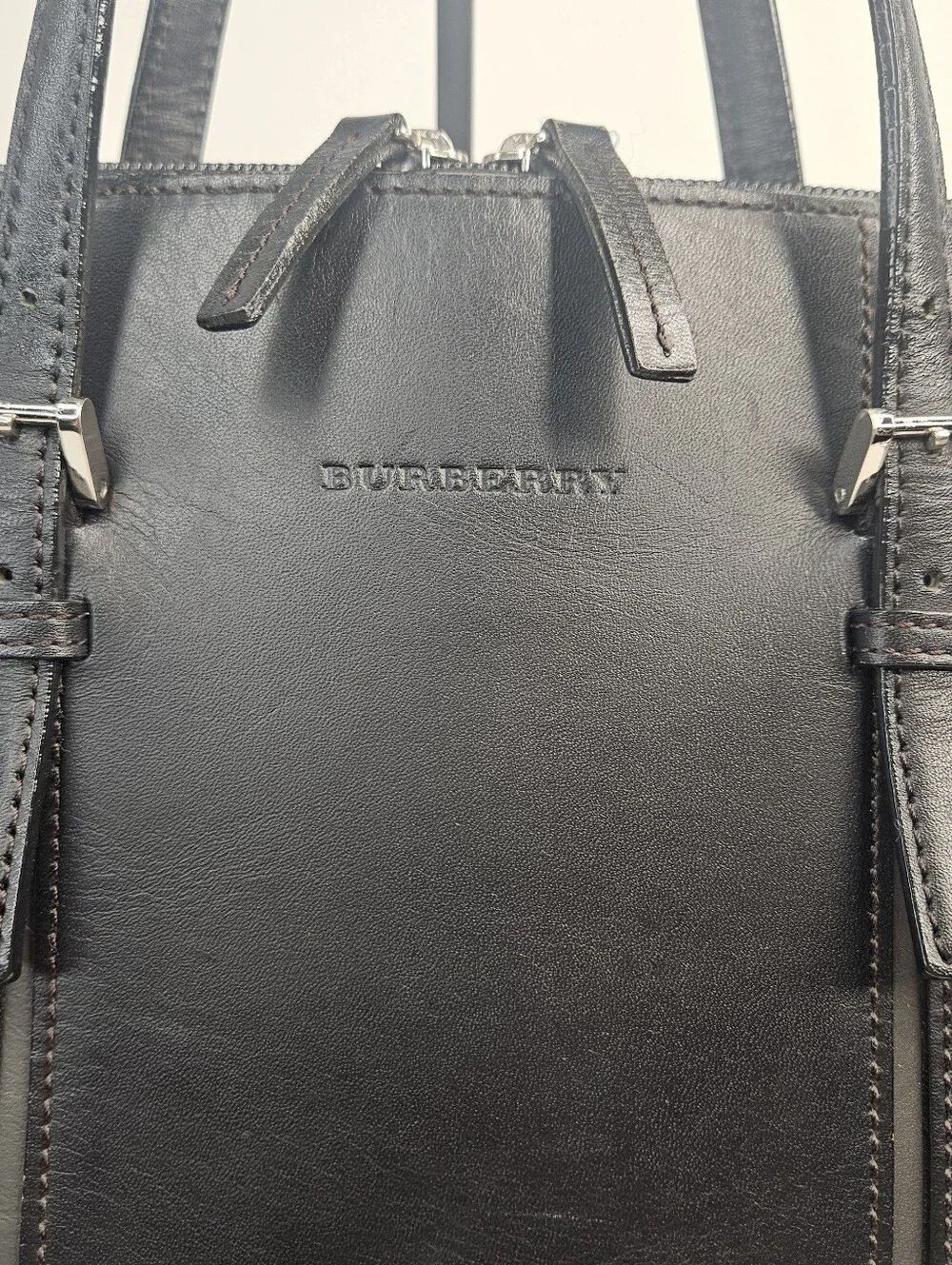 Burberry elegant timeless